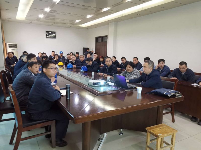 
				   
					學(xué)習固體廢物防治法、提高環(huán)境治理能力——黃河同力舉辦新版《固體廢物污染環(huán)境防治法》培訓班
				 