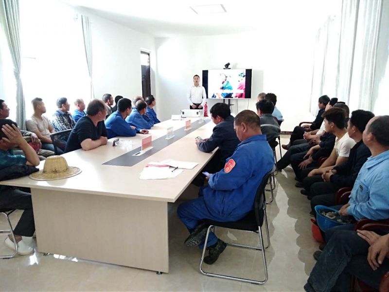 
				   
					黃河同力鹿角嶺礦山舉行滑塌、消防事故應急救援演練
				 